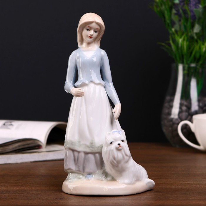 Сувенир керамика &quot;Девочка в голубом с собакой&quot; 20,5х10,8х9 см