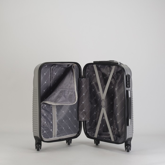 Чемодан малый "Ракушка" 20", отдел на молнии, кодовый замок, 4 колеса, цвет серебристый