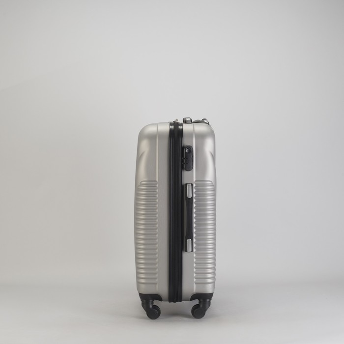 Чемодан средний "Ракушка" 24", отдел на молнии, кодовый замок, 4 колеса, цвет серебристый