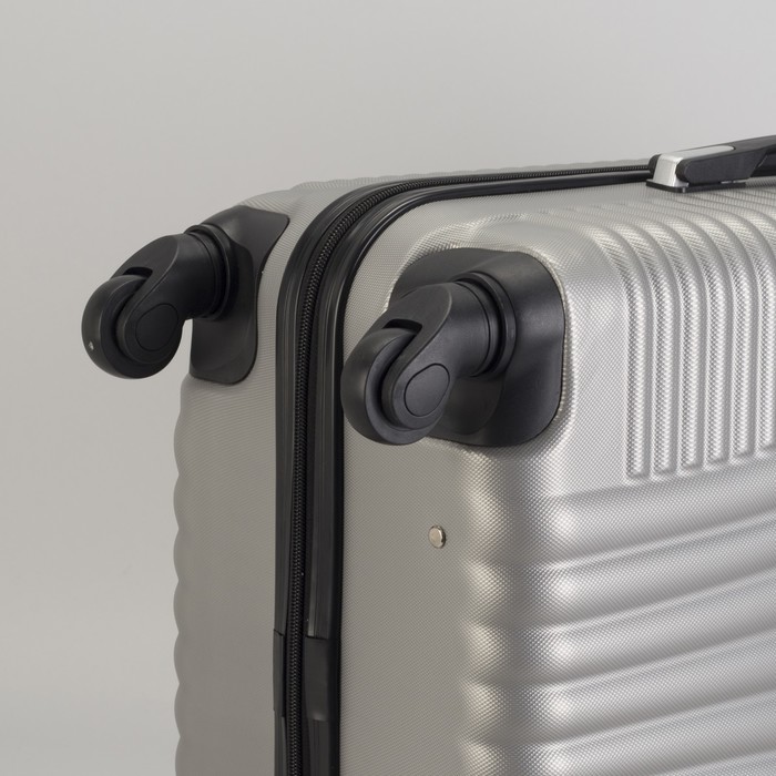 Чемодан средний "Ракушка" 24", отдел на молнии, кодовый замок, 4 колеса, цвет серебристый