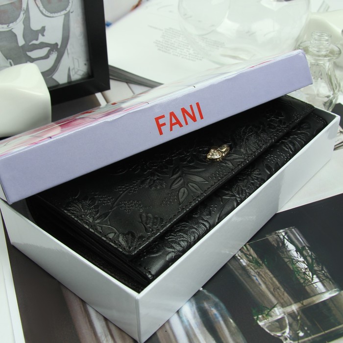 Кошелёк женский, 4 отдела, для карт, для монет, цвет чёрный