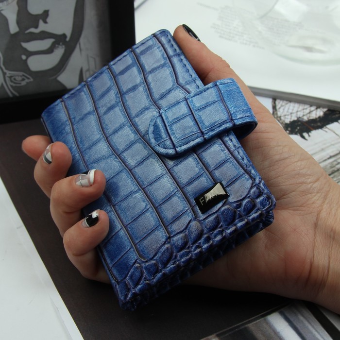 Визитница, 1 ряд, 20 листов, лак рептилия, цвет синий