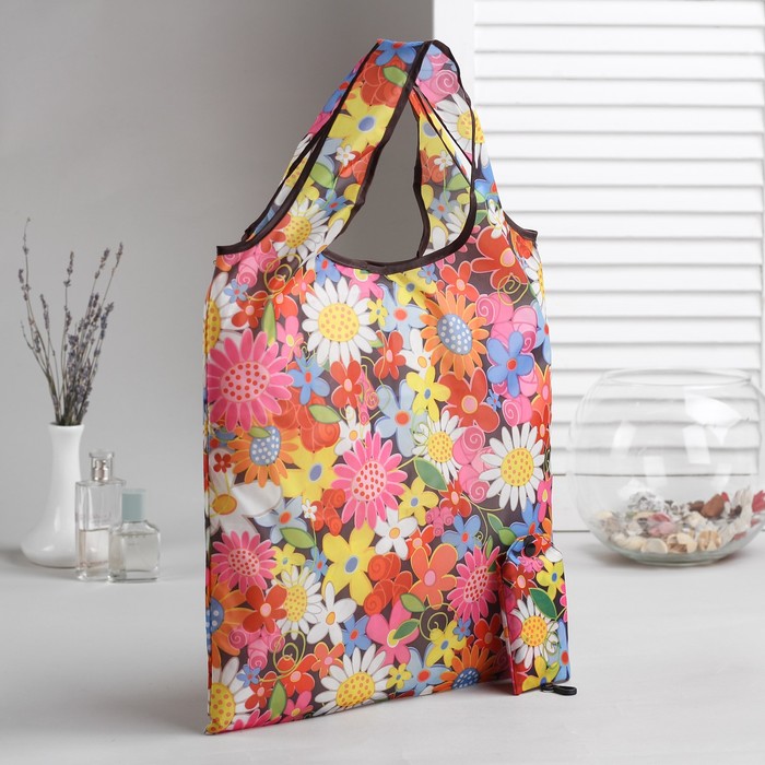 Сумка складная "Цветы", отдел, с карабином, цвет чёрный/разноцветный