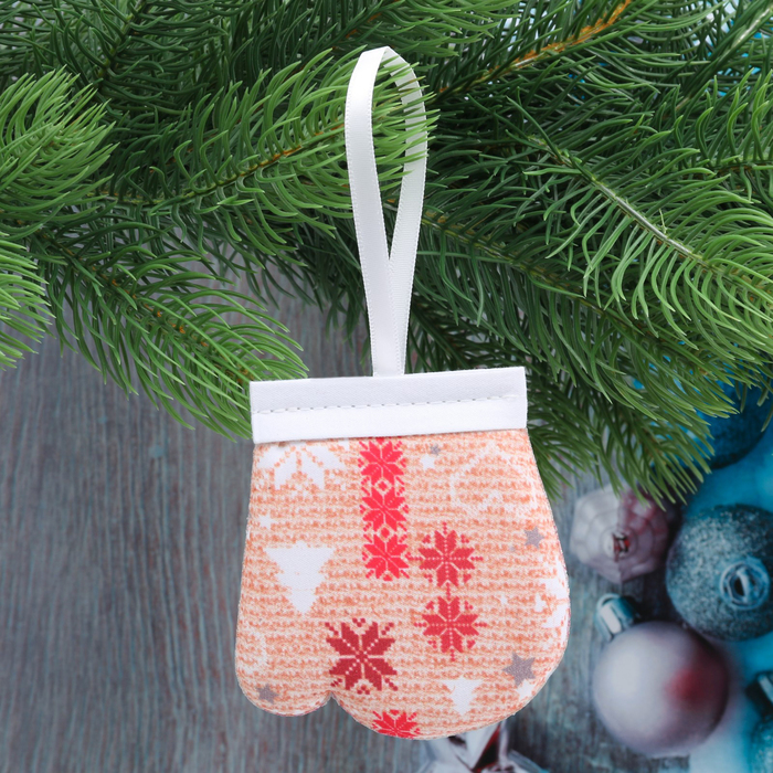 Подвеска - варежка "Тепла и уюта"