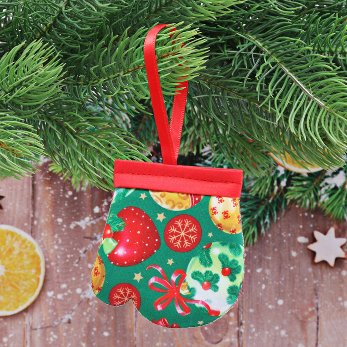 Подвеска - варежка "Волшебного Нового Года"