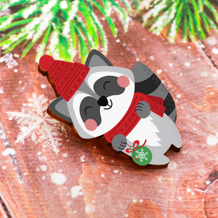 Новогодний значок "Енотик"