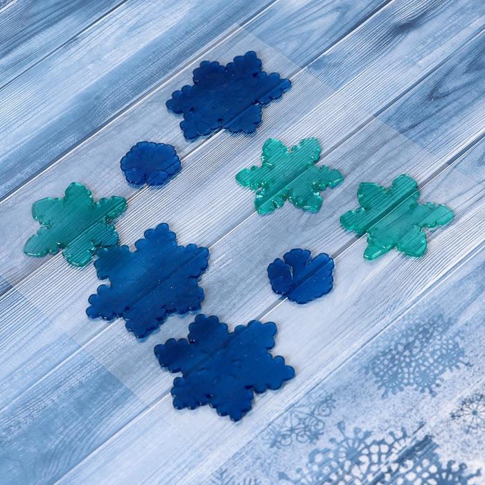 Наклейка на стекло "Снежинки синие и зелёные" 12,5*12,5 см, набор 8 шт