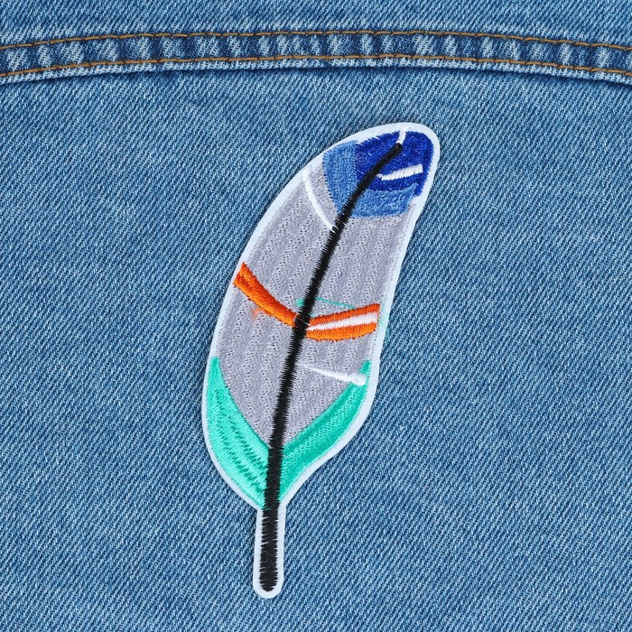 Термоаппликация "Перо", 12*4см, цвет серый