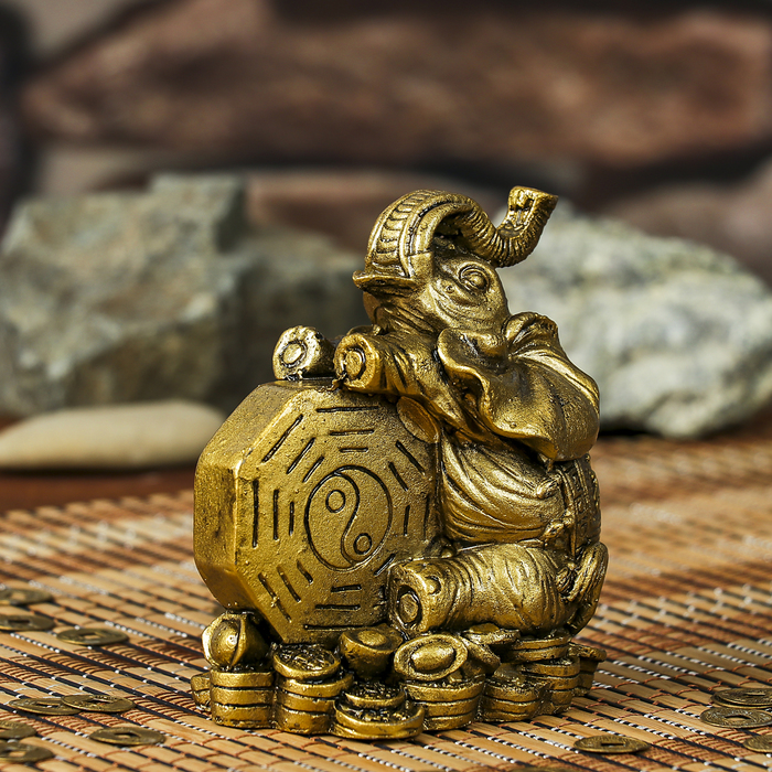 Нэцке полистоун бронза "Слон с монетой инь-янь" 10,7х9,5х6,5 см