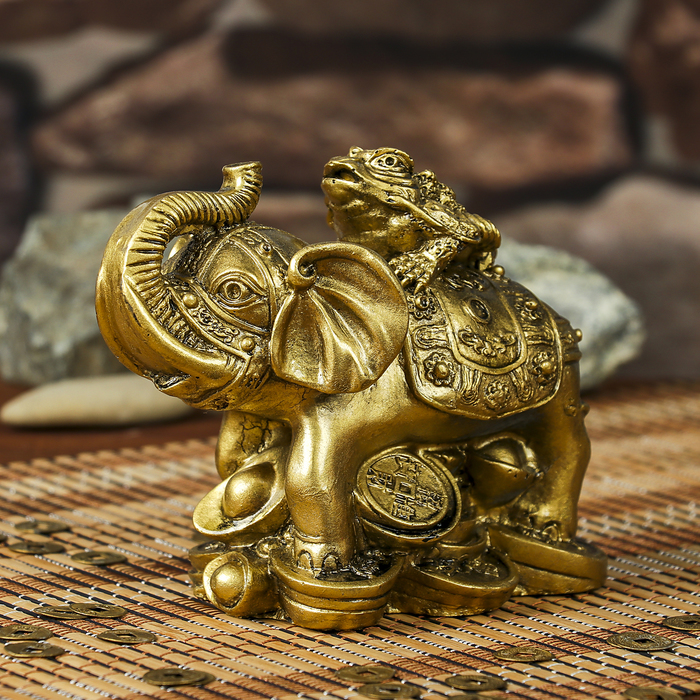 Нэцкэ полистоун  "Слон с жабой на спине" 10,5х13,5х7,5 см