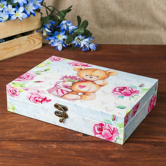 Шкатулка дерево "Мишутка с цветами и подарком" 5,5х24х17 см