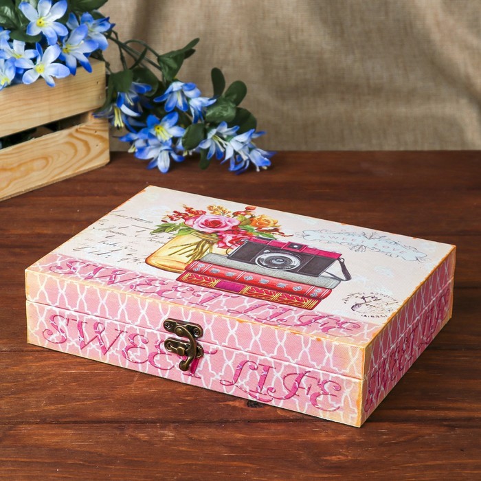 Шкатулка дерево "Ретро-фотоаппарат и букет цветов" 5,5х24х17 см