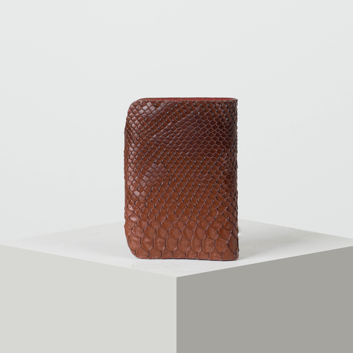 Визитница вертикальная, 1 ряд, 26 листов, змея, цвет коричневый