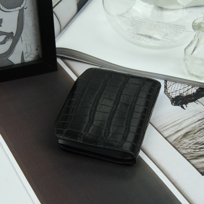 Визитница вертикальная, 1 ряд, 26 листов, крокодил, цвет чёрный