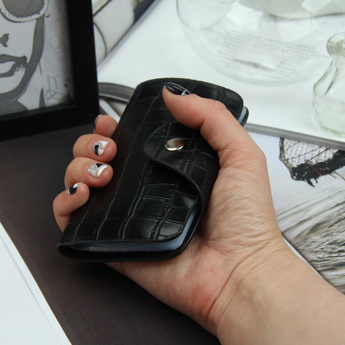 Визитница вертикальная, 1 ряд, 26 листов, крокодил, цвет чёрный