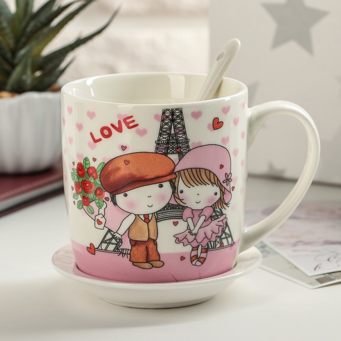 Кружка 320 мл "Влюбленные в Париже", с подставкой и ложкой, рисунок МИКС
