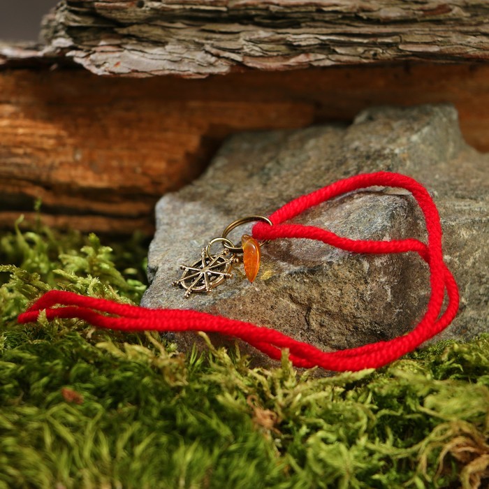 Браслет-оберег "Красная нить. Штурвал" с подвеской, янтарь