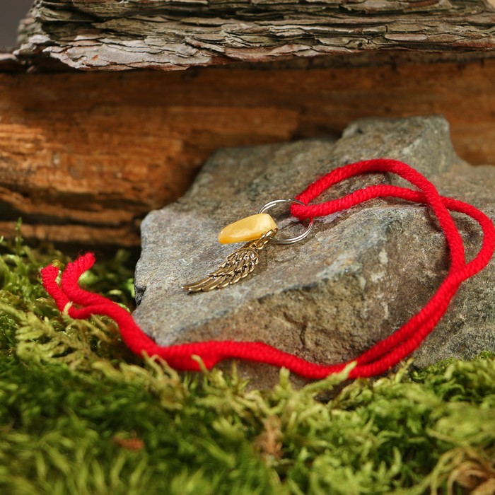 Браслет-оберег "Красная нить. Кралья ангела" с подвеской, янтарь