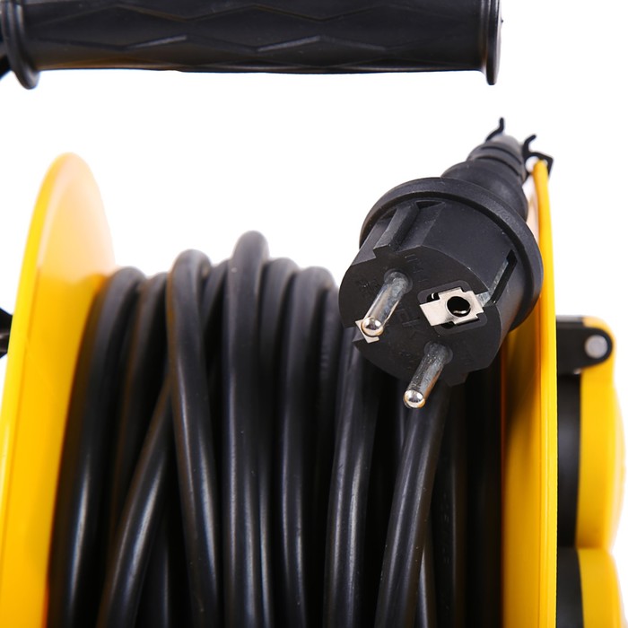 Удлинитель на катушке IEK Industrial plus, УК20, 4 розетки, 20 м, термозащ., 3х1.5мм2, IP44, 37425