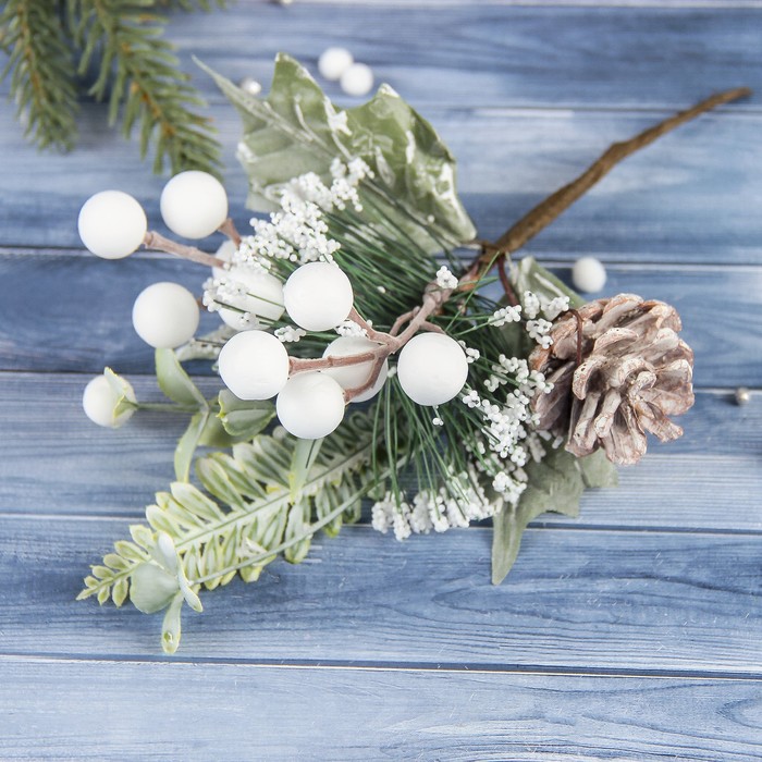 Декор "Белые россы" 18 см с шишкой матовый