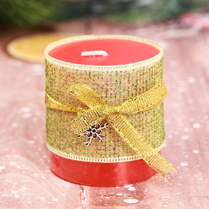 Подарочная свеча новогодняя с декором "Тепла и уюта"