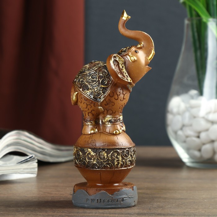 Сувенир полистоун "Слонёнок с узорами на попоне на шаре" 14х6х5,3 см МИКС