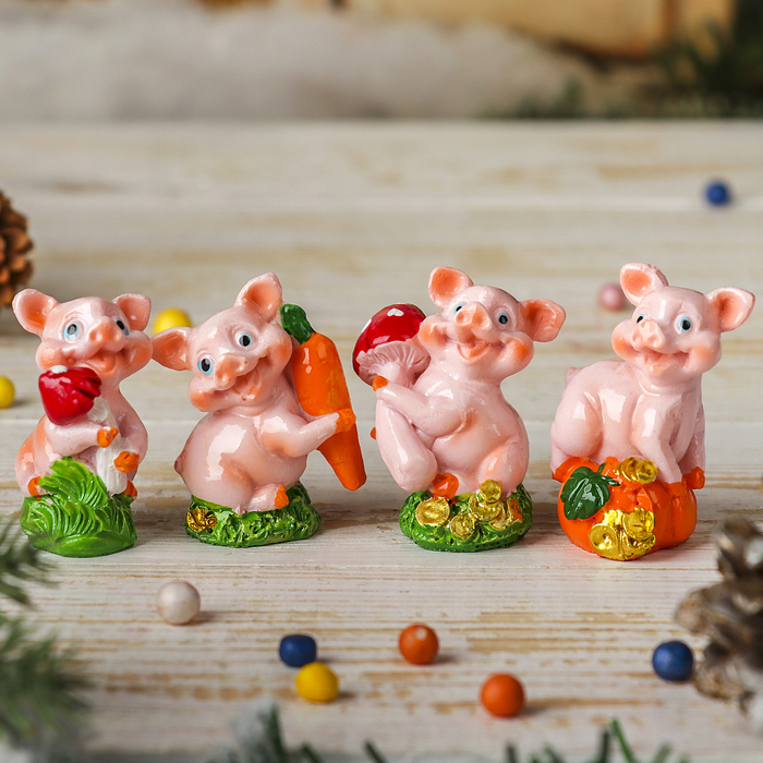Сувенир полистоун "Поросёнок-дачник" МИКС 4,7х3,5х2,7 см