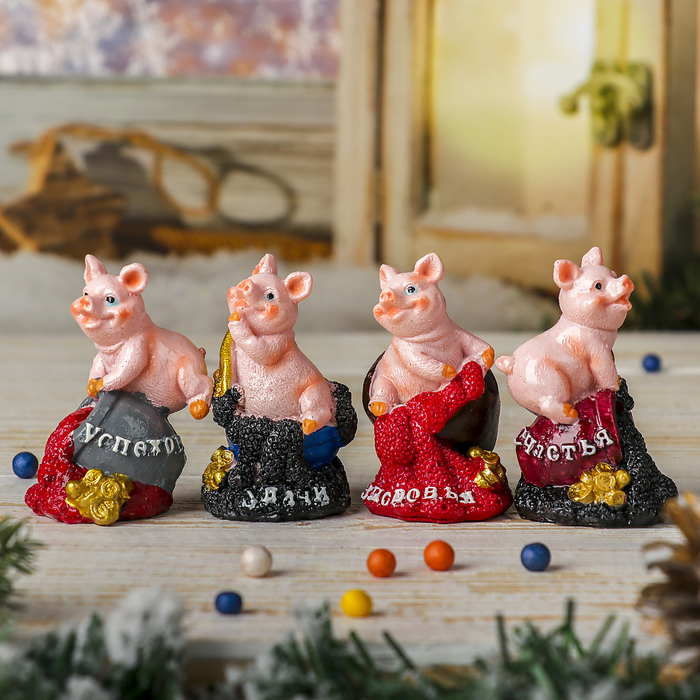 Сувенир полистоун "Поросёнок и икра" МИКС 7х4х3,5 см