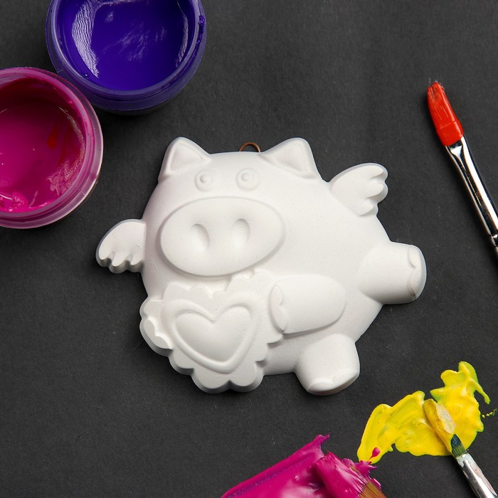 Фигурка под раскраску (с подвесом) "Свинка с сердцем" 7х8см