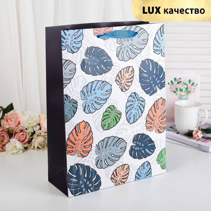 Пакет подарочный "Листья", люкс, 26 х 10 х 32 см