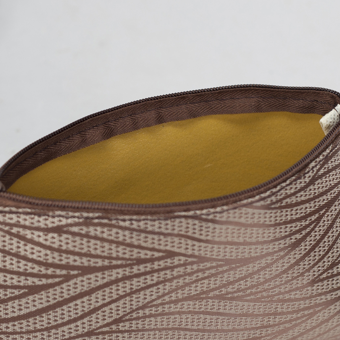 Косметичка простая "Листья", отдел на молнии, цвет кофе