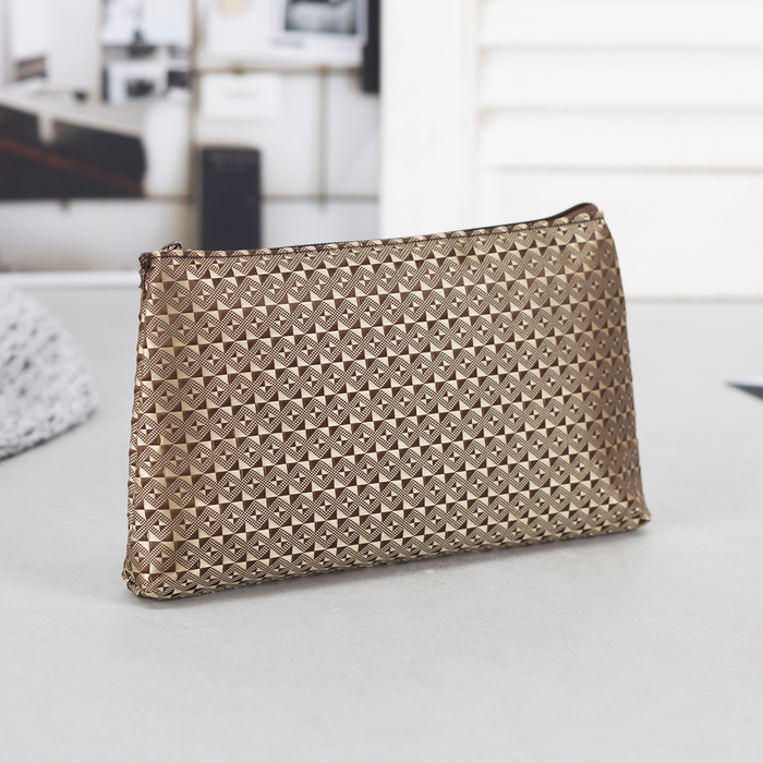 Косметичка простая "Ромбы", отдел на молнии, цвет золотой