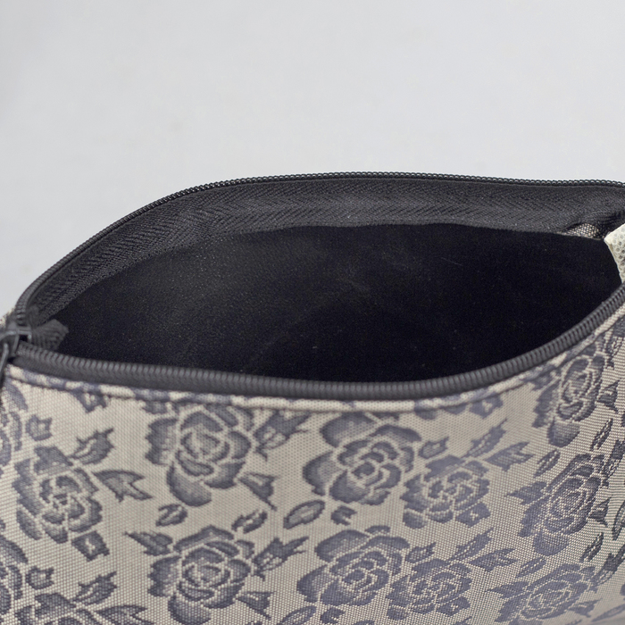 Косметичка простая "Розы", отдел на молнии, цвет кофе