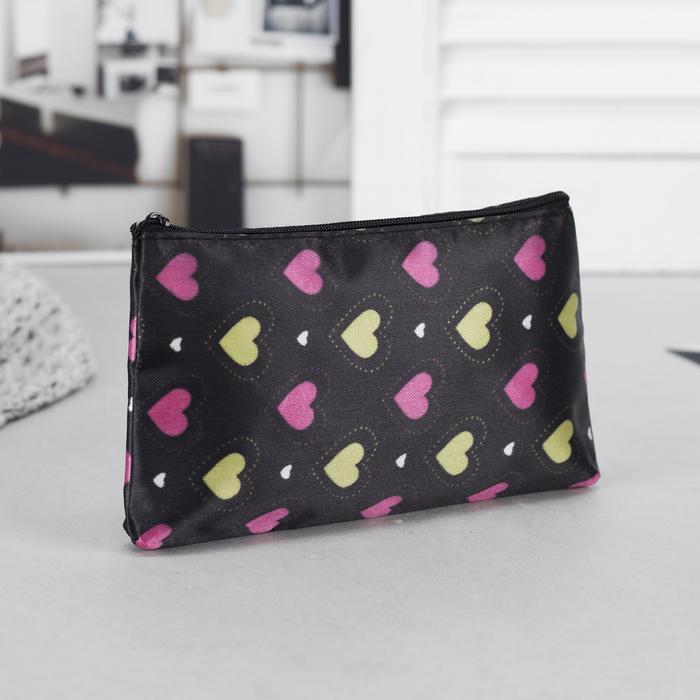 Косметичка простая "Сердца", отдел на молнии, цвет чёрный