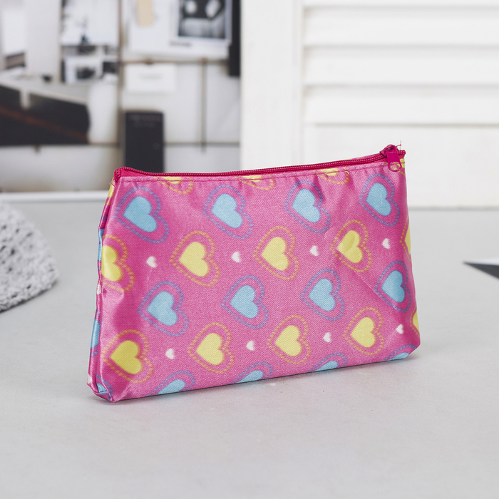 Косметичка простая "Сердца", отдел на молнии, цвет малиновый