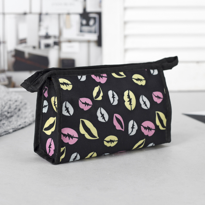 Косметичка "Губки", отдел на молнии, цвет чёрный