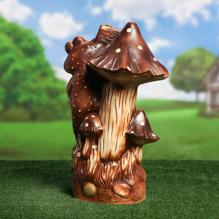 Садовая фигура "Жаба с грибом" шамот