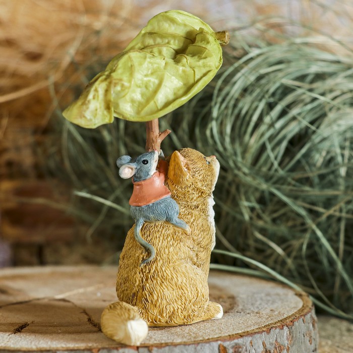 Сувенир полистоун "Кот с мышкой под балдахином" 7х4,5х11,5 см