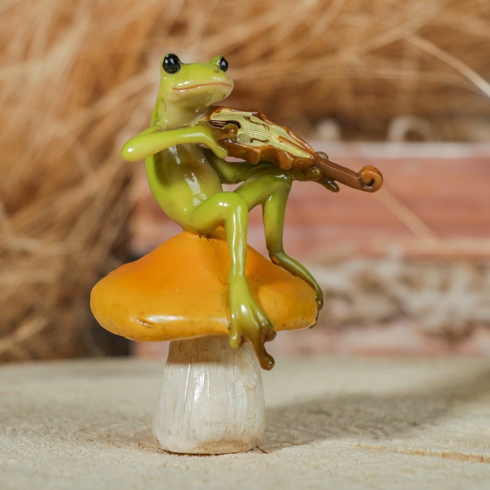 Сувенир полистоун "Лягушонок скрипач" 6,5х5х8,5 см