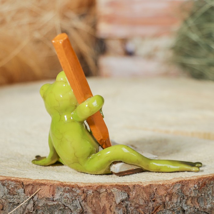 Сувенир полистоун "Лягушонок писатель" 10,5х7,5х8,5 см