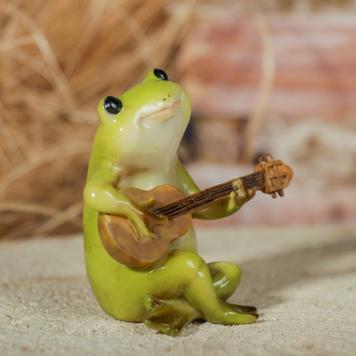 Сувенир полистоун "Лягушонок гитарист" 6х4,5х6 см
