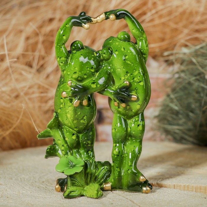 Сувенир полистоун "Лягушки танцуют" 20х10 см