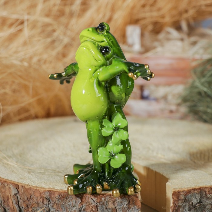 Сувенир полистоун "Лягушки Титаник" 16х16 см