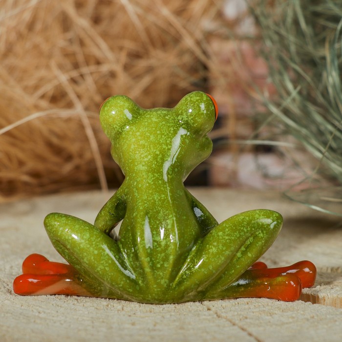 Сувенир полистоун "Лягушка сидит" 7х9 см