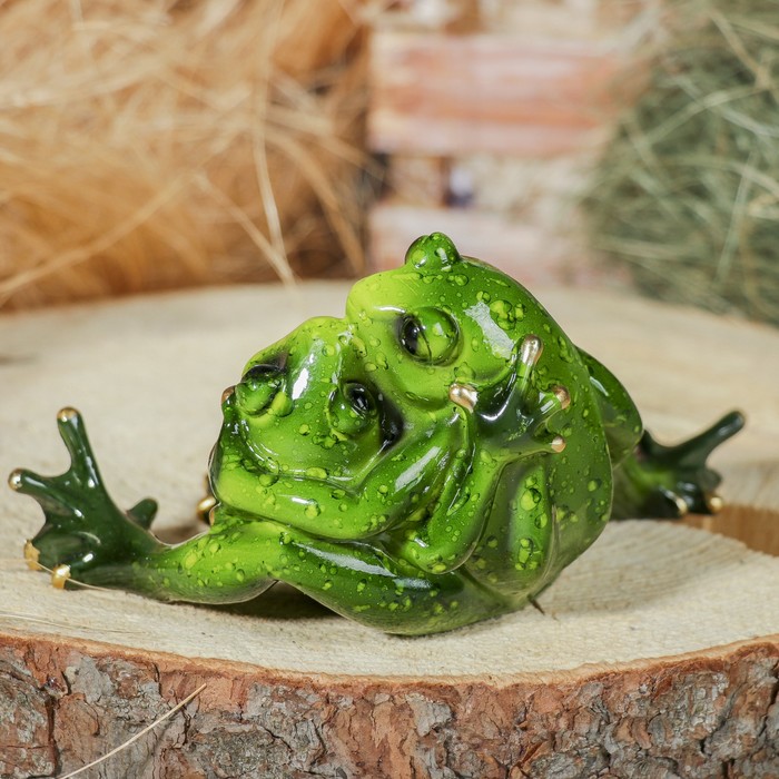 Сувенир полистоун "Лягушки парочка" 17х10х9 см