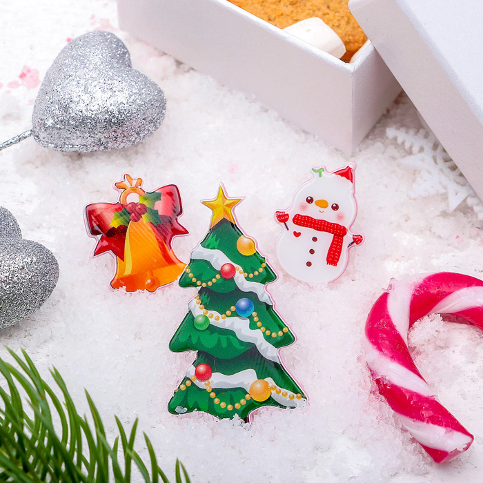Набор значков "Новогодняя сказка" ёлка наряженная, форма МИКС, цветной