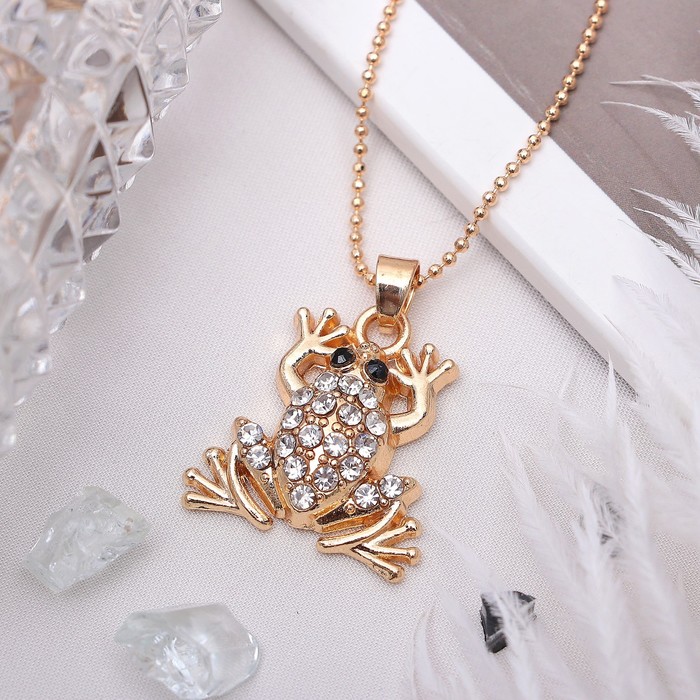 Кулон "Лягушка", цвет белый в золоте, 40 см