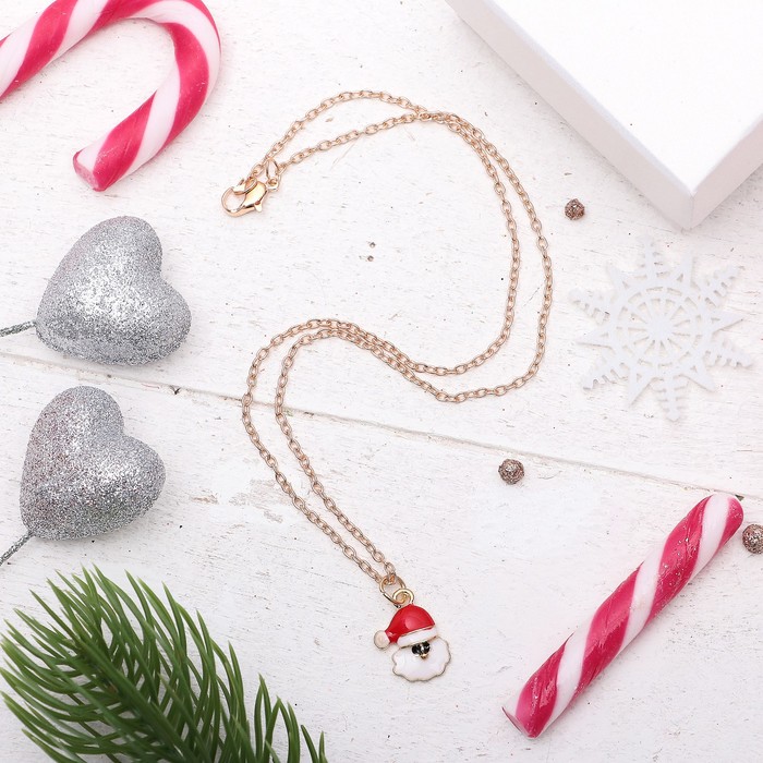 Кулон "Новогодний" дед мороз, цвет бело-красный в золоте, 45 см