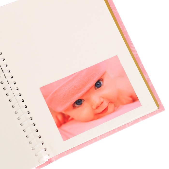 Подарочный набор для девочки "Наше чудо": фотоальбом на 20 магнитных листов и аксессуары для фотосессии