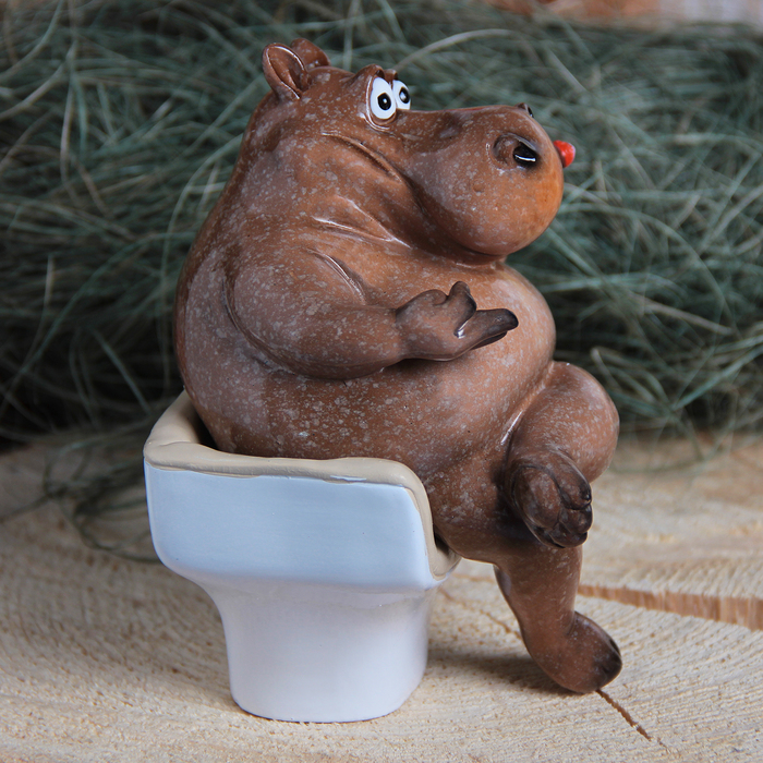 Сувенир полистоун "Бегемот босс" 9,5х14х10 см